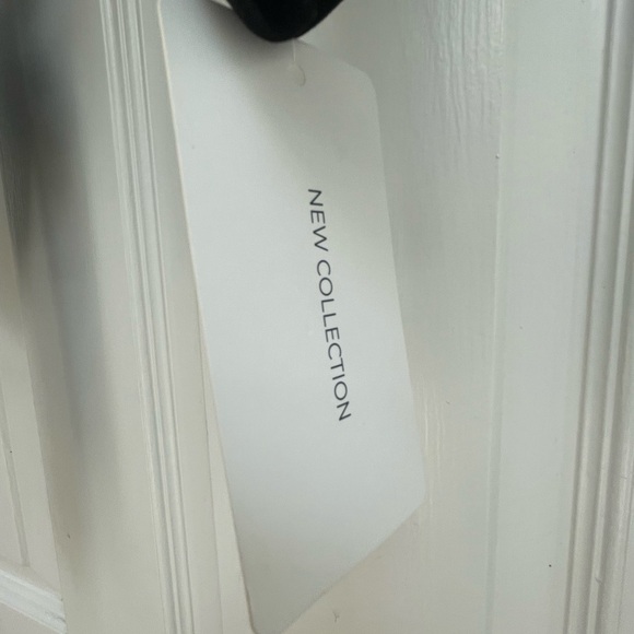 Beautiful black wrap top - Picture 4 of 4